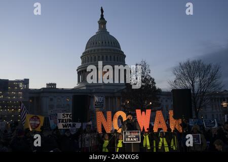 Washington, DC, USA. 9 Jan, 2020. Eine Kundgebung gegen den Krieg mit dem Iran ist außerhalb des Capitol Hill in Washington, DC, USA, Jan. 9, 2020 statt. Quelle: Liu Jie/Xinhua/Alamy leben Nachrichten Stockfoto