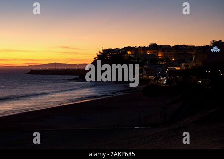 Blick auf den Strand von Jandia Playa nach Sonnenuntergang in Morro Jable, Jandia Halbinsel, Fuerteventura, Kanarische Inseln, Spanien, Europa. Stockfoto