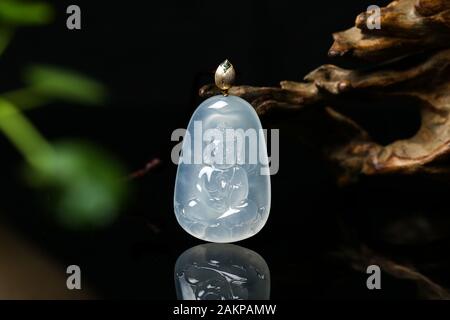 Guanyin Buddha Jade Anhänger verfügt über Stockfoto