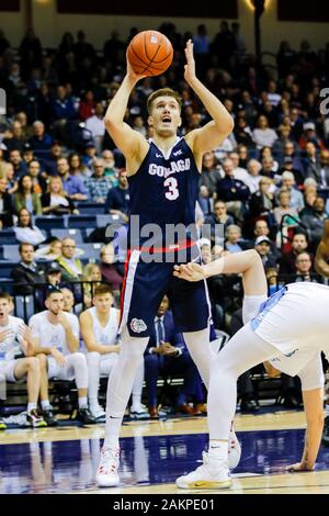 Januar 9, 2020: NCAA Basketball 2020: Gonzaga Bulldogs freuen Filip Petrusev (3) schießt den Ball in der ersten Hälfte gegen San Diego Toreros JAN 09 @ Jenny Craig Pavillon - San Diego, CA. Photo Credit: Michael Cazares/Cal Sport Media Stockfoto