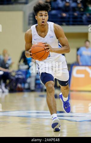 Januar 9, 2020: NCAA Basketball 2020: San Diego Toreros guard Noel Coleman (3) sieht die Kugel während der zweiten Hälfte gegen den Gonzaga Bulldogs JAN 09 @ Jenny Craig Pavillon - San Diego, CA. Photo Credit: Michael Cazares/Cal Sport Media zu übergeben Stockfoto