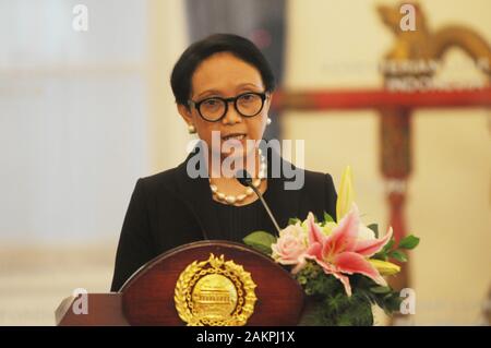 Jakarta, Indonesien. 10 Jan, 2020. Indonesische Außenminister Retno Marsudi spricht mit ihrem Japans Außenminister bei ihrem Treffen in Jakarta. Credit: Dasril Roszandi/ZUMA Draht/ZUMAPRESS.com/Alamy leben Nachrichten Stockfoto