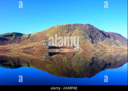 Blick auf Mellbreak mit Blick auf Crummock Water im Lake District, Cumbria, Großbritannien Stockfoto