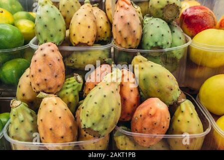 Indische Bild opuntia auf Mercato delle Erbe in Bologna, Hauptstadt und größte Stadt der Region Emilia Romagna in Norditalien Stockfoto