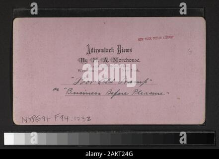 Armen alten Tramp,' oder 'Business vor Blick Vergnügen' des nördlichen New York einschließlich Essex Franklin, Hamilton, Herkimer, St. Lawrence und Warren in den Grafschaften, Crown Point, Elizabethtown, Hadley, Herkimer, Keeseville, Loon Lake, Malone, Massena, North Elba, Ogdensburg, Pickleville, Port Henry, Potsdam, Warrensburgh, Brunnen, Wevertown, einschließlich das Fort bei Crown Point, Burgoyne Hauptquartier, und Blick auf die Adirondacks einschließlich Hotels, Resorts, Seen, Flüsse, sonstige Berge, Bootfahren, Fischen und Jagen, und eine Brücke gebaut wird. Blick von G. W. Baldwin, Seneca Ray Stoddard, Stockfoto