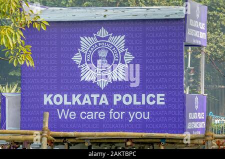 Kolkata, Westbengalen/Indien - 11. November 2019: Kolkata-Polizeidienststelle (kleine Polizeistation an verschiedenen Orten in der Stadt nach Faci gebaut Stockfoto