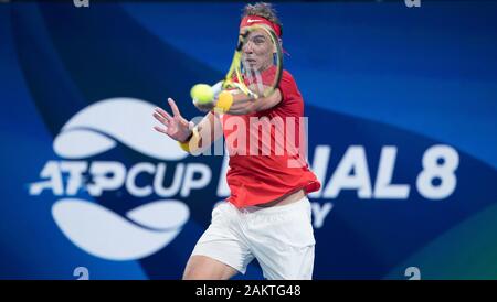 Sydney, Australien. 10 Jan, 2020. Rafael Nadal von Spanien steht beim ATP-Cup Viertelfinale Spiel gegen David Goffin von Belgien in Sydney, Australien, Jan. 10, 2020. Credit: Zhu Hongye/Xinhua/Alamy leben Nachrichten Stockfoto