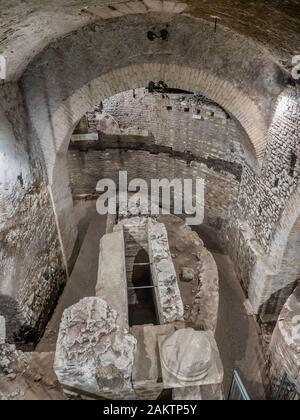 Basilica di San Crisogono, Krypten aus der Antike, Rom Italien Stockfoto