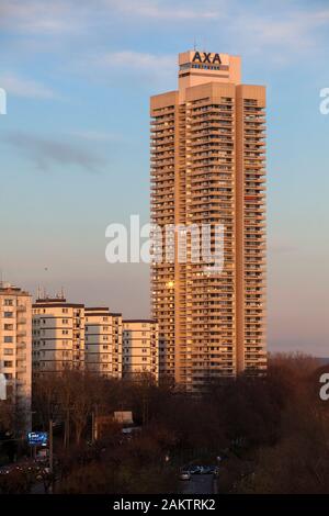 Der Wolkenkratzer Colonia-House im Stadtteil Riehl, Rhein, Köln, Deutschland, das colonia-haus im Stadtteil Riehl, Rhein, Kolen, Deutschland. Stockfoto