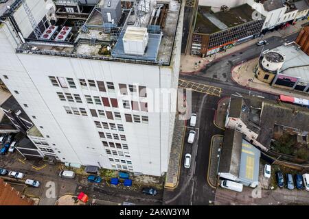 Mit Blick auf den Hauptort in den Töpfereien, Hanley, das Stadtzentrum mit Hochhäusern und einer schönen Stadtlandschaft, Stoke on Trent Stockfoto