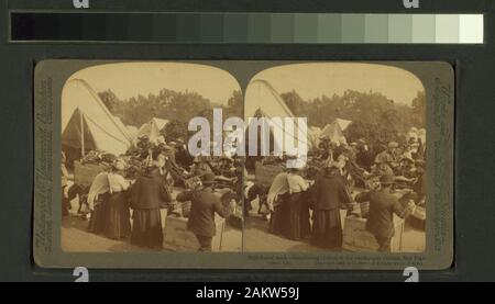 Nothilfe, Verteilung von Kleidung für die Erdbebenopfer, San Francisco, cal durch Underwood & Underwood; Erleichterung der Arbeit, Verteilung von Kleidung für die Erdbebenopfer, San Francisco, cal. Stockfoto