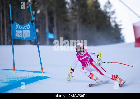 Alpine Skifahrer, Teresa Fritzenwallner, AUT, konkurriert in der Lausanne Frauen 2020 Super G Skifahren in Les Diablerets Alpine Center in der Schweiz Stockfoto