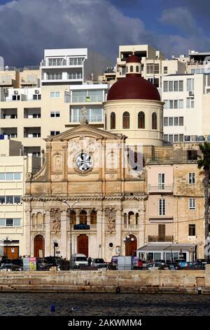 Hafenrundfahrt durch den Grand Harbour - Pfarrkirche Jesus von Nazareth, Sliema, Malta Stockfoto