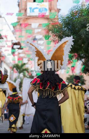 Mexiko, Puerto Vallarta, Jalisco, indigenen Teilnehmer, die an das Festival "Unserer Lieben Frau von Guadalupe' Stockfoto