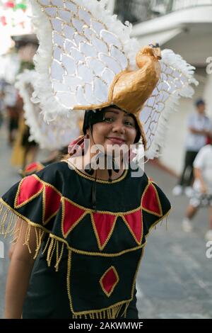 Mexiko, Puerto Vallarta, Jalisco, indigenen Teilnehmer, die an das Festival "Unserer Lieben Frau von Guadalupe' Stockfoto