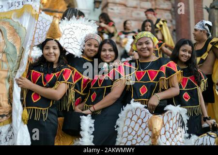 Mexiko, Puerto Vallarta, Jalisco, indigenen Teilnehmer, die an das Festival "Unserer Lieben Frau von Guadalupe' Stockfoto