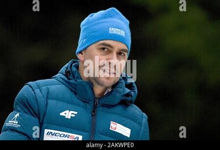 Oberhof, Deutschland. 10 Jan, 2020. Biathlon, Weltmeisterschaft, Männer, Sprint 10 km Michael Greis, ehemaliger deutscher Biathlet und aktuelle Headcoach des polnischen Frauen Biathlon team, Spaziergänge entlang der Strecke. Credit: Hendrik Schmidt/dpa-Zentralbild/ZB/dpa/Alamy leben Nachrichten Stockfoto