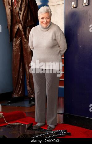 Los Angeles, USA. 09 Jan, 2020. Lee Meriwether an der Zeremonie zu Ehren Burt Ward mit einem Stern auf dem Hollywood Walk of Fame am 09 Januar, 2020 in Hollywood, Kalifornien. Credit: Geisler-Fotopress GmbH/Alamy leben Nachrichten Stockfoto