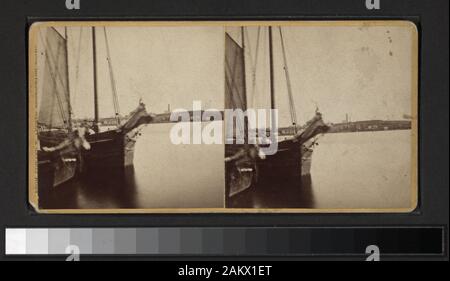 Segelboote im neuen Londoner Hafen Blick von G. M. Bolton, D. T. Ide und andere Fotografen und Verlage. Robert Dennis Sammlung von stereoskopische Ansichten. Titel von Cataloger'. Blick von New London, Tolland und Windham Grafschaften, Connecticut: umfasst ein Hotel und seine Stallungen in Capelle, den Hafen von New London, einschließlich Segelboote; allgemeine Ansicht von Mansfield Center; ein Haus bei Mystic River; allgemeine und Blick auf die Straße, die Post, Boote, eine Mühle und ein Leuchtturm an der New London; ein Bauernhof und das Putnam Wolf den (eine kleine Höhle?) an butterfische; eine Frau und ein Pferd am Putnam; Cro Stockfoto