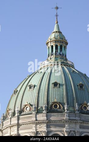 Nahaufnahme der grüne Kupfer Kuppel von Frederik's Kirche in Kopenhagen, Dänemark. Stockfoto