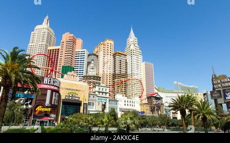 Las Vegas, Nevada, USA - Mai 6, 2019: Weitwinkelaufnahme des Las Vegas Strips an einem sonnigen Sommertag. Stockfoto