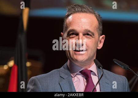 10. Januar 2020, Saarland, Saarbrücken: Heiko Maas (SPD), Außenminister der Bundesrepublik Deutschland, spricht zu den Gästen in der aarhundert" Zeremonie. Das Saarland wird 100 Jahre alt an diesem Tag werden - der Ausgangspunkt ist das Inkrafttreten des Vertrags von Versailles am 10.01.1920. Foto: Oliver Dietze/dpa Stockfoto