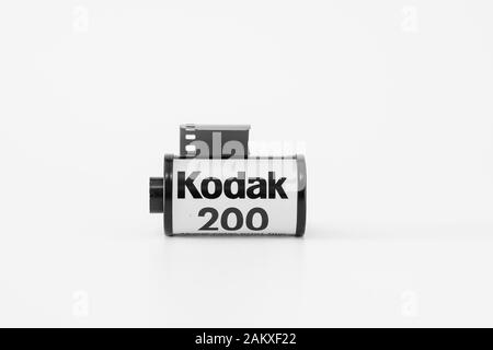 Bildunterschrift EIN Farbfotofilm mit der Marke Kodak Iso200, Schwarzweißbild. Stockfoto