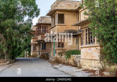 Altes verlassenes Gebäude auf der Insel Manoel, Malta Stockfoto