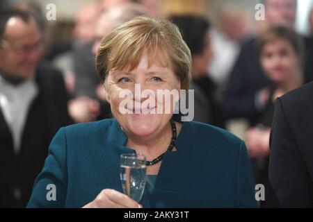 Grimmen, Deutschland. 10 Jan, 2020. Bundeskanzlerin Angela Merkel (CDU), nimmt an dem Neujahrsempfang der Landrat des Vorpommern-Rügen Bezirk. Merkel hat den Wahlkreis Stralsund-Greifswald - Rügen-Vorpommern seit 1990 mit einem Direktmandat im Bundestag vertreten. Quelle: Stefan Sauer/dpa/Alamy leben Nachrichten Stockfoto