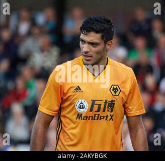 Seaview Stadion, Belfast, Nordirland. 01 Aug, 2019. UEFA Europa League zweite Qualifikationsrunde (zweite Bein) Kreuzfahrer (Rot/Schwarz) v Wölfe. Wolverhampton Wanderers Spieler Raul Jimenez (9) in Aktion. Stockfoto