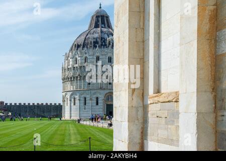 Baptisterium San Giovanni, Pisa, Piazza del Duomo, Toskana, Italien Stockfoto