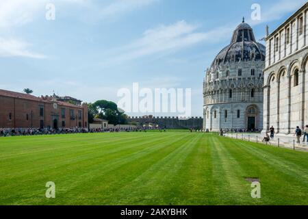 Baptisterium San Giovanni, Pisa, Piazza del Duomo, Toskana, Italien Stockfoto