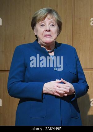 Grimmen, Deutschland. 10 Jan, 2020. Bundeskanzlerin Angela Merkel (CDU), nimmt an dem Neujahrsempfang der Landrat des Vorpommern-Rügen Bezirk. Merkel hat den Wahlkreis Stralsund-Greifswald - Rügen-Vorpommern seit 1990 mit einem Direktmandat im Bundestag vertreten. Quelle: Stefan Sauer/dpa/Alamy leben Nachrichten Stockfoto