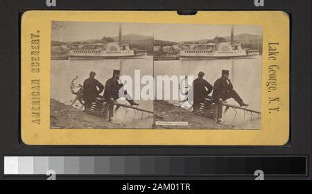 Steamboat (Minne-ha-ha) Landung Titel geplant durch Cataloger'. Blick auf den Lake George, New York, einschließlich der See, Inseln, Kanus, Forelle, blutige Teich, in den Bergen rund um den See, Dampfschiffe, Piers, Hotels einschließlich Ft. William Henry Hotel, Postkutschen, Campingplatz, andere Touristen, die locales von Bolton, Caldwell, Alte Ft. George und andere historische Stätten. Enthält vier handkolorierte Ansichten. Blick von E.&HT Anthony, D. Barnum, G.S. Irische und andere Fotografen und Verlage. Robert Dennis Sammlung von stereoskopische Ansichten.; Steamboat [Minne - ha - ha] Landung. Stockfoto