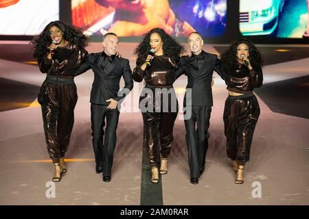 Mailand, Italien. 10 Jan, 2020. DSQUARED2 Herbst/Winter 2020/2021 Start- und Landebahn in Mailand auf der Modewoche Männer" Januar 2020 - Mailand, Italien 10/01/2020 | Verwendung der weltweiten Kredit: dpa/Alamy leben Nachrichten Stockfoto