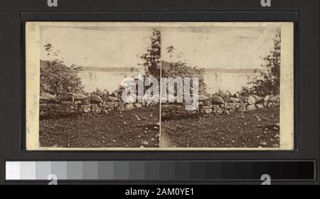Terrapin Turm und Horse Shoe Fall aus Kanada einen seitlichen Blick auf die Niagara Fälle, Stromschnellen, Inseln, Hotels, Brücken, Zügen, Treppen, Fähren, Terrepin Tower, die sechs Nationen indischen Store, Touristen, Farmen in der Gegend und Blondin auf der Gratwanderung. Enthält vier handkolorierte Ansichten. Robert Dennis Sammlung von stereoskopische Ansichten. Einige Ansichten sind fotografiert von George N. Barnard (siehe: Davis, Keith F.: George N. Barnard, Fotograf von Sherman's Campaign, 1990.) Titel ausgedacht. Ansichten sind gezählt: 46, 125, 624, 626, 628, 630-633, 635, 637-639, 641, 643-648, 651, 665, 666, 832, 856, 879, 1369, 1379, Stockfoto