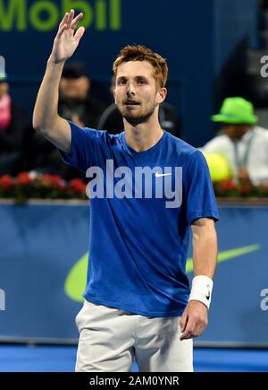 Doha, Katar. 10 Jan, 2020. Corentin Moutet von feiert Frankreich nach dem Gewinn der Singles im Halbfinale gegen Stan Wawrinka der Schweiz bei Qatar Open Tennis ATP-Turnier in Doha, Katar, Jan. 10, 2020. Credit: Nikku/Xinhua/Alamy leben Nachrichten Stockfoto