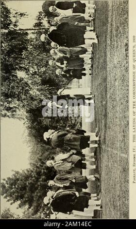 Die Feier der hundert und 50. Jahrestag ihrer Gründung als Queens College, 1766-1916. e Mitte des Tableaus und thepageant schließt mit dem Singen der^* SpangledBanner, ^das Publikum an dem Gesang. Das Star Spangled Banner Oh, sagen können Sie sehen, von der Dämmert früh Licht. Was so stolz wir im Frühling letzten glänzenden, deren breite Streifen und hellen Sterne, thro der gefährlichen Kampf, Oer die Wälle wir watchd so galant Streaming waren? Und die Rockets red Glare, die Bomben platzen in der Luft, den Nachweis bis die Nacht, dass unsere Flagge war immer noch da. Oh ich sage Stockfoto