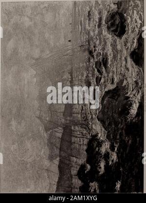 Katalog de Tableaux modernes, Aquarelle, Pastelle, Dessins: par Bonvin, Daumier, Degas, Harpignies, Jongkind, Monet, Sisley, Vignon, etcprovenant de la collection de Feu MP [aul] [ubry]. -X-^x-^ -X-TABLEAUX 25 MONET (Claude) N° 20 Pyramide de Pozt-Coton (La). La Mer tumultueuse; du spasme ALG-II-Fortzahlung des Vagues, les-J/-, 0 O O Rochers émergent, comme les Géants, sombres impassibles etfarouches, battus par où Les Reflets nacrés lécume desprofondeurs parlent du Ciel et de linfinie Féerie de la lumière. Signé à droite, en Bas: 1886. Toile. Haut., 65 Cent.; Larg.. 81 Cent. 26 TABELLEA Stockfoto