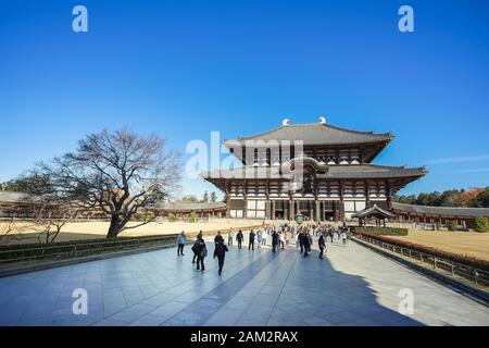 Nara, Japan - 16. Dezember 2019: Das größte Holzgebäude der Welt Todaiji Temple, dies ist die berühmtesten Reiseziele der Stadt Nara i Stockfoto