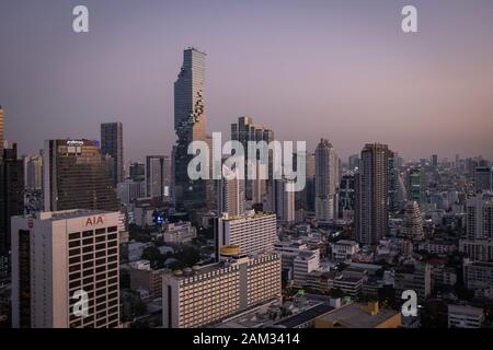 Bangkok, THAILAND - DEZEMBER: Sonnenuntergang vom Marriott Roof. Stockfoto