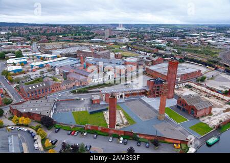 Ein Blick auf West Across Tower funktioniert in Leeds Stockfoto