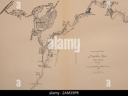 Höhle Regionen der Ozarks und Black Hills. wth von Holz. * * Missouri ist im allgemeinen eine Region der Prärien andtable landet, von denen viele, wie bereits beschrieben, ist fast mittellos von Holz und Wasser. Es iscrossed durch die Ozark Berge, welche Form arugged Trakt von erheblichem Umfang. Erdbeben sind nicht selten in einigen Teilen von thisstate. Der Boden ist in der Regel nicht produktiv. Ein Vergleich dieser neugierigen Blicken vvith thelatest offizielle Berichte ist sehr amüsant, sowie suggestiv, dass frühe Eindrücke sind liableto Änderung erfordern. Neben der wunderschönen Federn von purewate Stockfoto