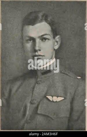 New England aviators 1914-1918; ihre Portraits und ihre Aufzeichnungen. s wieder auf die kleine US-Militär cemeterybetween Letanne Beaumont und übertragen. Zitate (allgemeine Aufträge, Nr. 27) November 17, 1918 erste Lieutenants S. Mandell, John T. Willis, Jr., und Gardner H. Fiske und Leutnant L. S. Koepfgen, 20 Aero Squadron, FirstDay Bombardierung Gruppe hiermit gutgeschrieben mit der Unterscheidung, incombat, eines Feindes Fokker sind, in der Region südwestlich von Montmedy in 12.000 Fuß Höhe, am 4. November 1918 um 15.25 Uhr. Im Auftrag von Oberst MillingU. C. ShermanLieut. Oberst A.S., USA, Ch Stockfoto