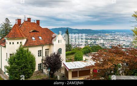 Blick auf den Postlingberg. Linz, Österreich Stockfoto