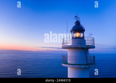 Luftbild, Ajo Lighthouse, Ajo, Gemeinde Bareyo, Kantabrien, Kantabrianisches Meer, Spanien, Europa Stockfoto