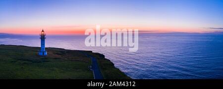 Luftbild, Ajo Lighthouse, Ajo, Gemeinde Bareyo, Kantabrien, Kantabrianisches Meer, Spanien, Europa Stockfoto