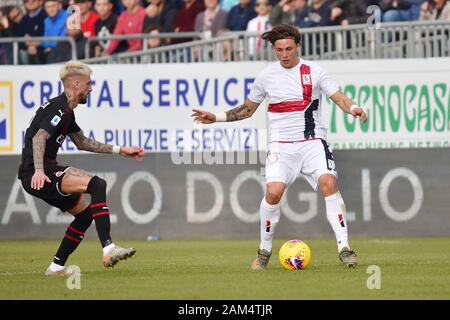Cagliari, Italien. 11 Jan, 2020. Luca pellegrini von Cagliari Calcio während Cagliari vs AC Mailand - Italienische Fußball Serie A Männer Meisterschaft - Credit: LPS/Luigi Canu/Alamy leben Nachrichten Stockfoto