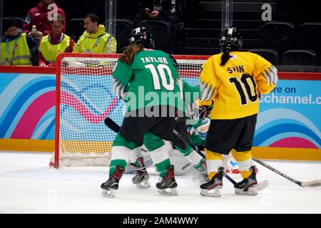 Lausanne, Schweiz. Januar 2020. Olympische Jugendspiele Lausanne 2020, Vaudoise Arena, Laussane, Schweiz, ein Mixed-NOC 3-on-3-Eishockeyfrauenturnier, Spielerin n.10 Jessie Taylor von GB Credit: AlfredSS/Alamy Live News Stockfoto