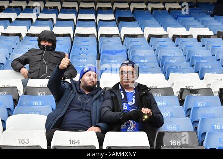 London, Großbritannien. 11 Jan, 2020. Chelsea Fans beim Premier League Spiel zwischen Chelsea und Burnley an der Stamford Bridge, London am Samstag, den 11. Januar 2020. (Credit: Ivan Jordanov | MI Nachrichten) das Fotografieren dürfen nur für Zeitung und/oder Zeitschrift redaktionelle Zwecke verwendet werden, eine Lizenz für die gewerbliche Nutzung Kreditkarte erforderlich: MI Nachrichten & Sport/Alamy leben Nachrichten Stockfoto